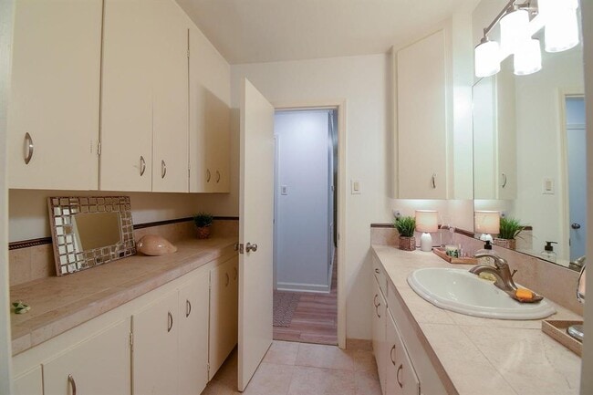 Building Photo - 34122 Pecan Hill Dr