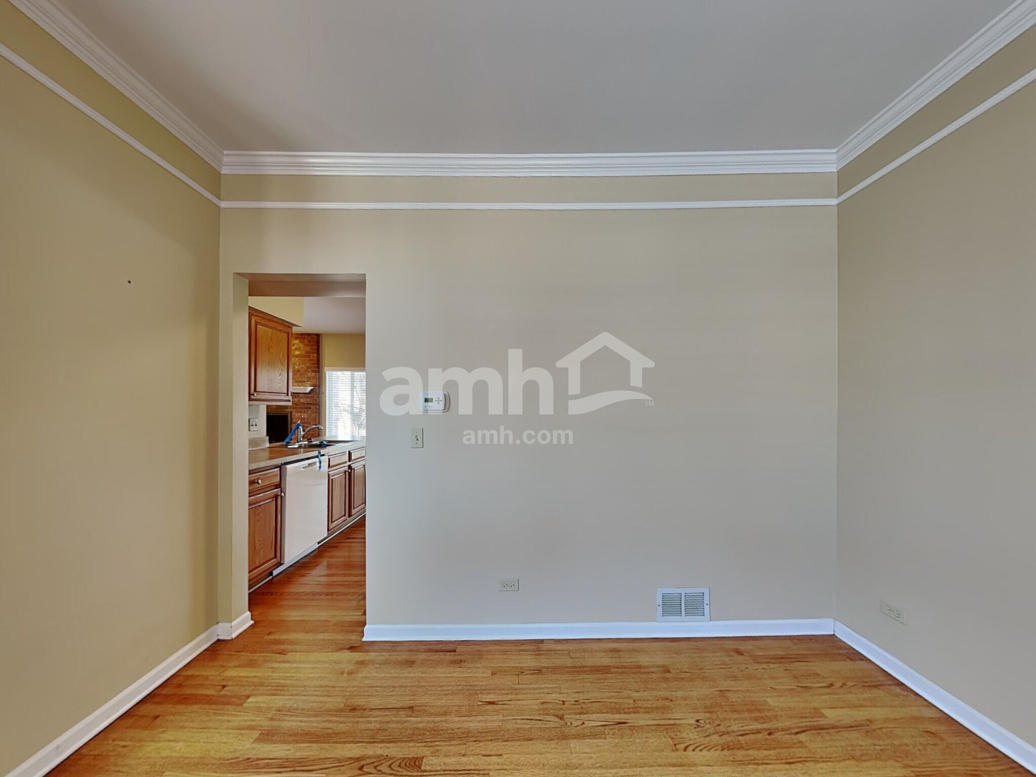 Building Photo - 626 David St