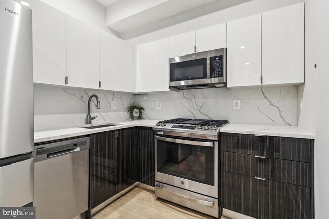 Building Photo - 3523 14th St NW