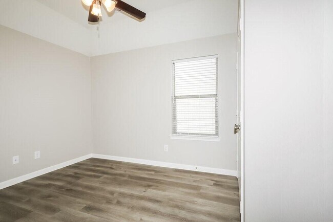 Building Photo - 16438 Williamstown Dr