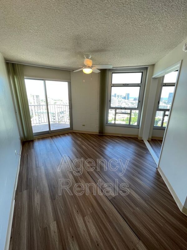 Building Photo - 1031 Maunaihi Pl