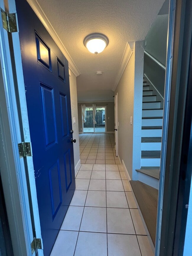 Building Photo - Updated Two-Bedroom, One-Bath Townhome – Bay Point