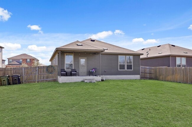 Building Photo - 240 Bedford Falls Ln