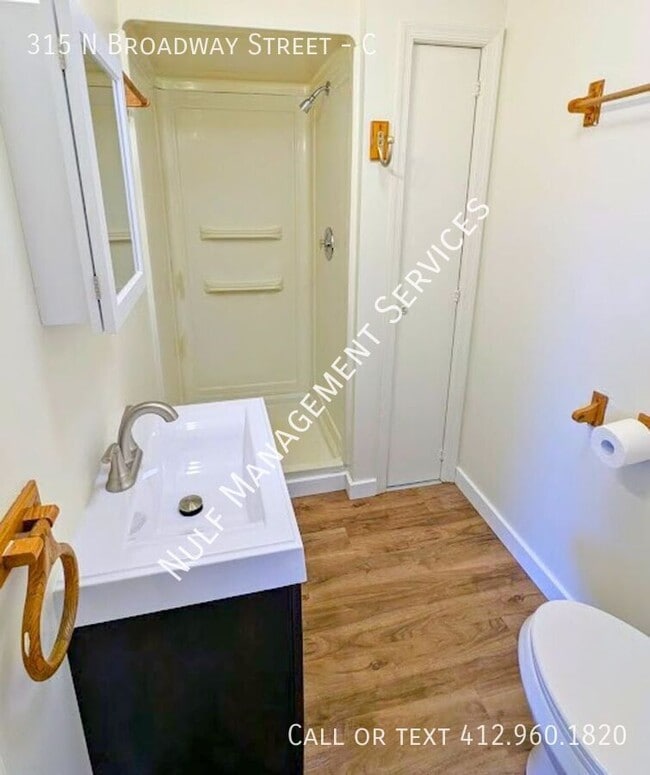 Building Photo - 315 N Broadway St