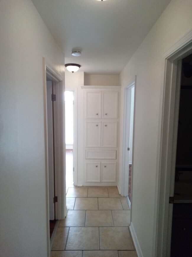 Building Photo - South Bossier Beauty!