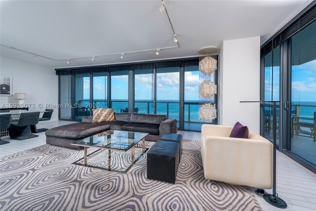 Building Photo - 2201 Collins Ave
