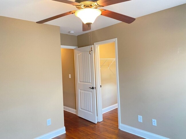 Building Photo - Beautiful Home! 4 Bed 2.5 Bath! Rossview S...