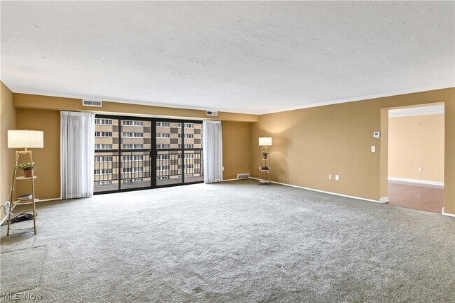 Building Photo - 12550 Lake Ave
