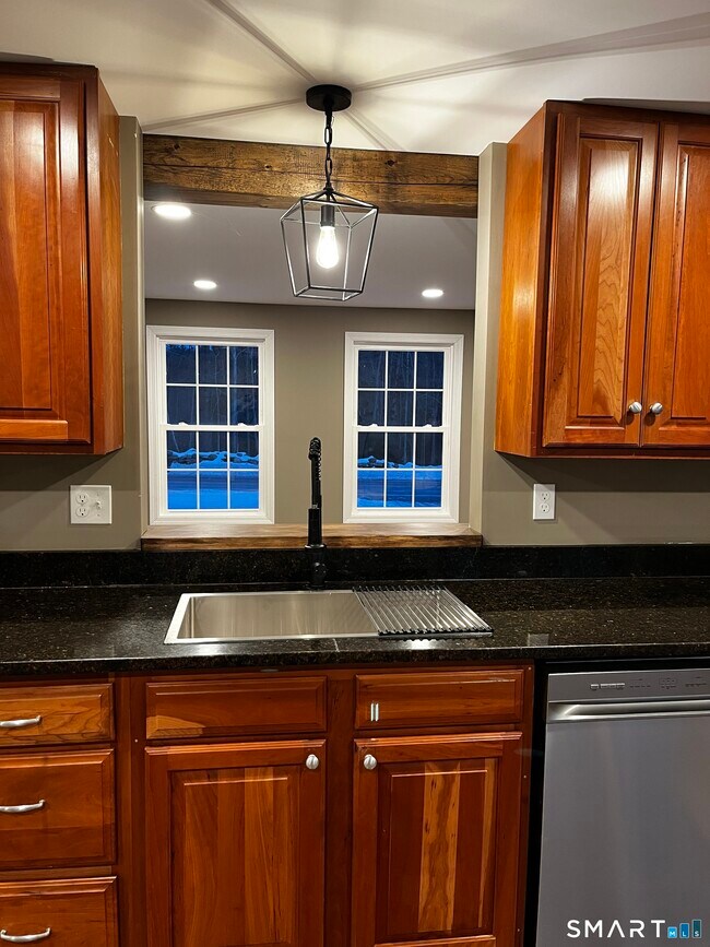 Building Photo - 244 Bigelow Hollow Rd