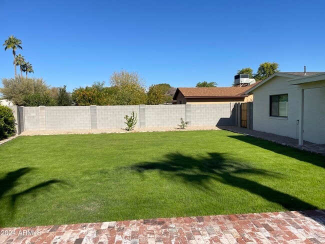 Building Photo - 4322 W Sandra Cir