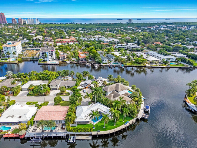 Building Photo - 1725 NE 23rd Ave