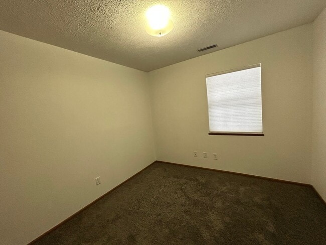 Building Photo - 917 N Clay St