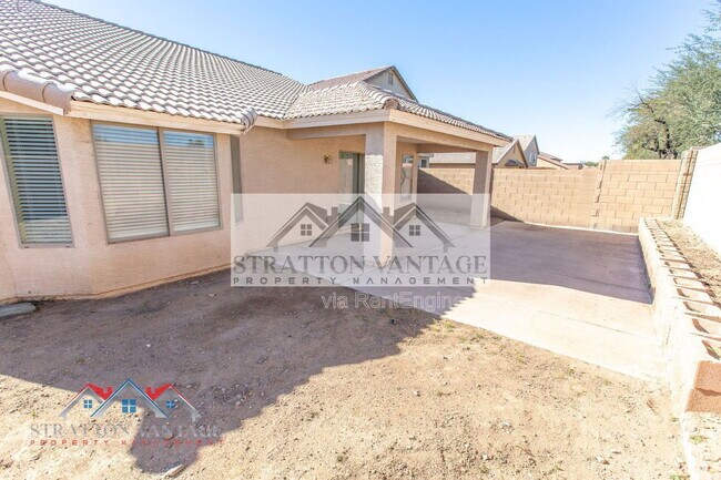 Building Photo - 11754 W Belmont Dr