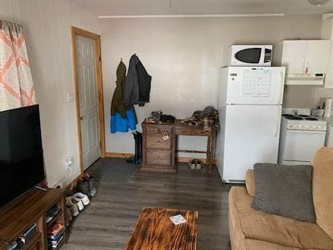 Building Photo - 45 E Main St