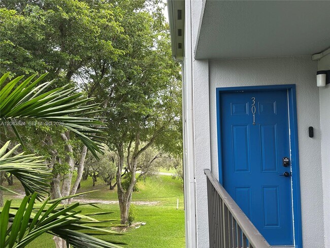 Building Photo - 13550 SW 6th Ct