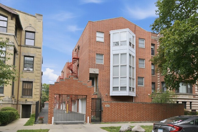 Building Photo - 5510 S Cornell Ave