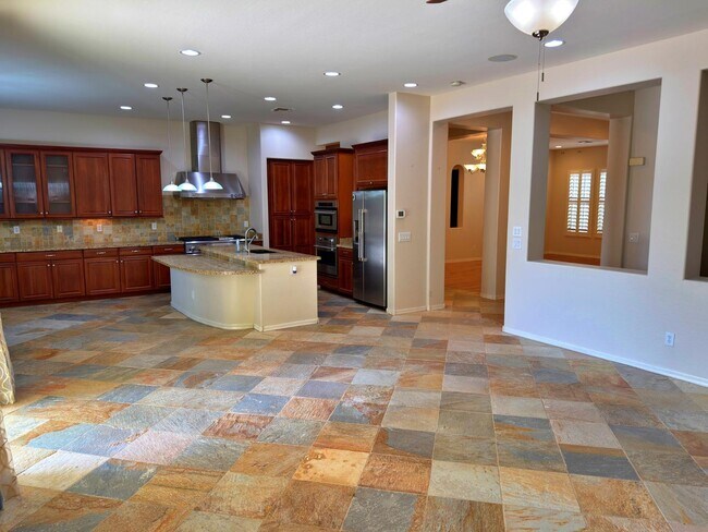 Building Photo - 737 E Charlevoix Ave