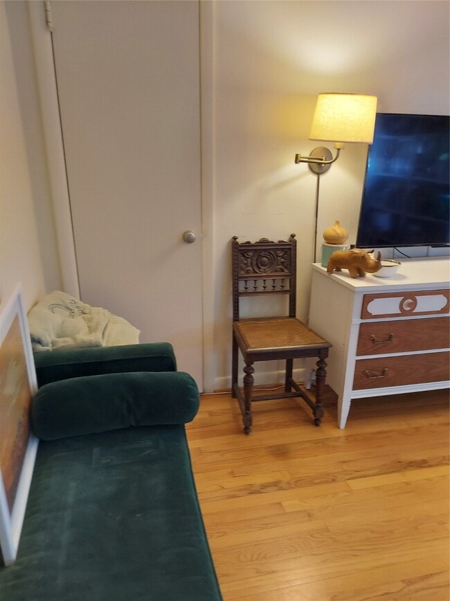 Building Photo - 2821 Eastgrove Ln