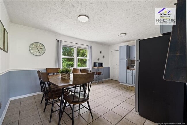 Building Photo - 743 Rustland Dr