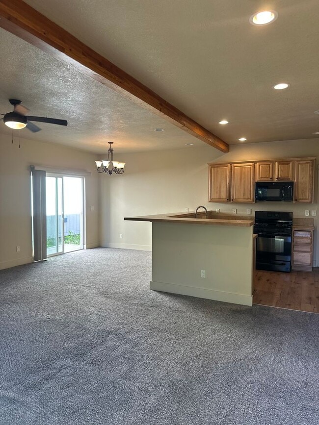Building Photo - Charming 3 Bedroom home near Old Mill!