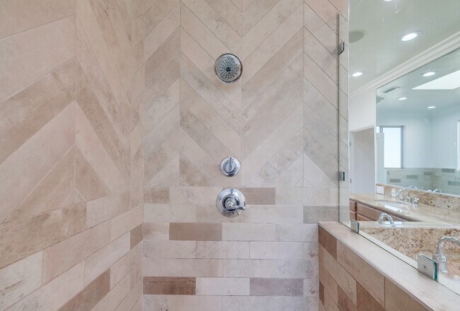 Building Photo - 1902 Marshallfield Ln