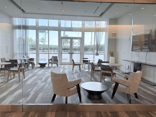 Building Photo - 18201 Collins Ave