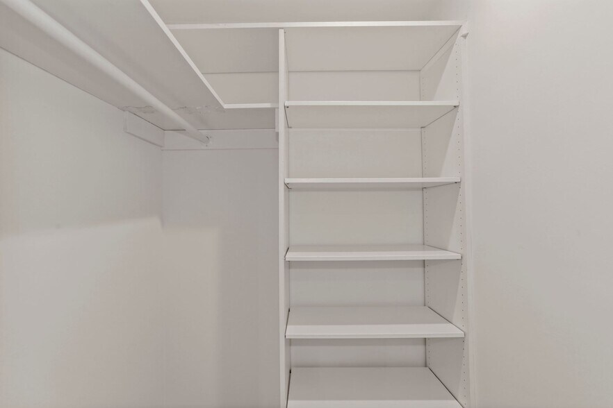 walk in closet - 913 N Ivy St