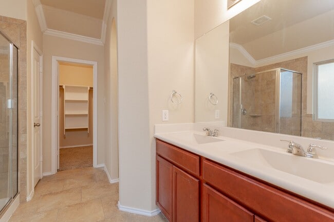 Building Photo - Beautiful & Modern 4/BR 2.5/BA Home for Rent in Hutto!