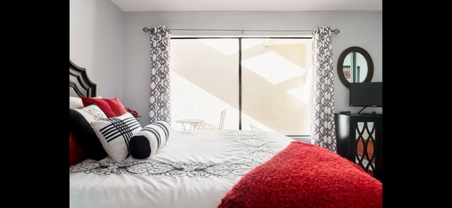 Building Photo - 436 Sierra Madre S