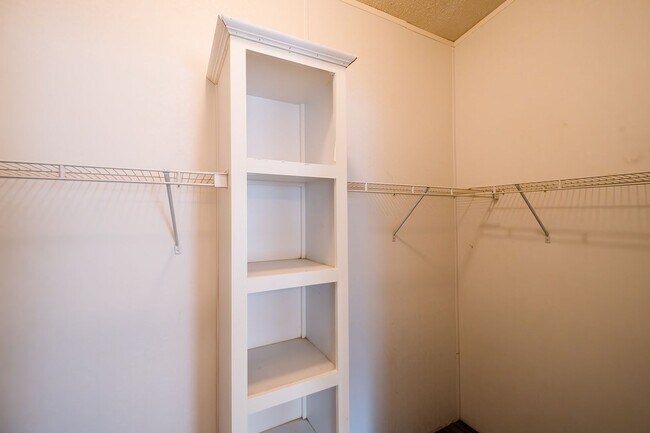 Building Photo - 3bed/2bath Mobile Home Available in Noble ...