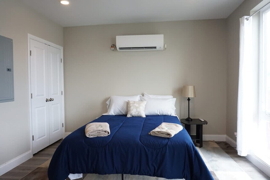 Building Photo - 140 Pearl St