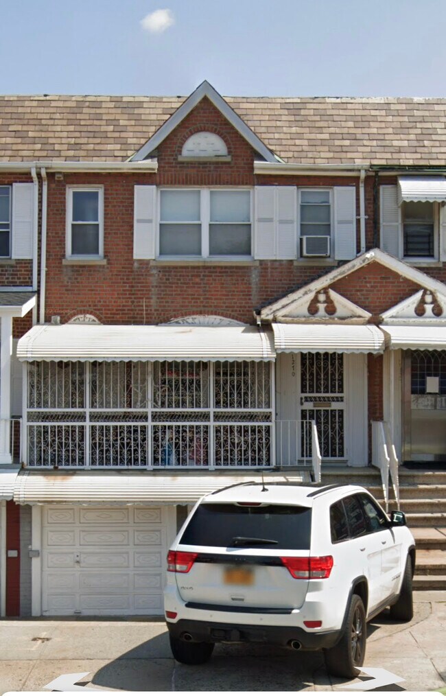 1270 White Plains Rd 1270 White Plains Rd Bronx NY 10472 Apartment