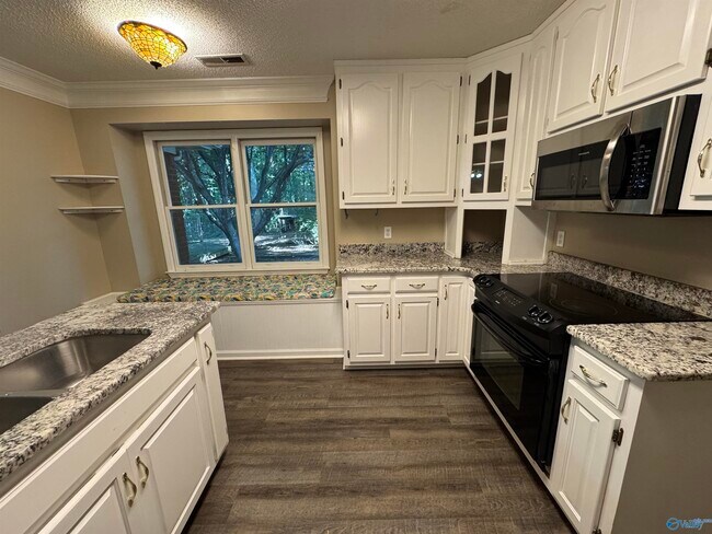 Building Photo - 109 Capote Dr