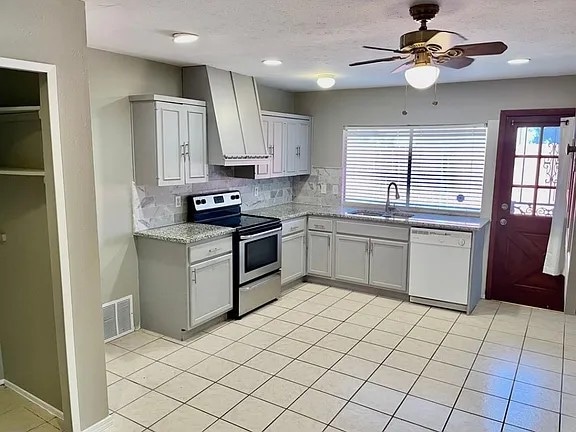 Building Photo - 2111 Croft Rd