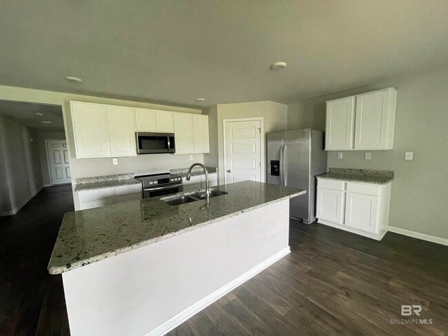 Building Photo - 23135 Shadowridge Dr