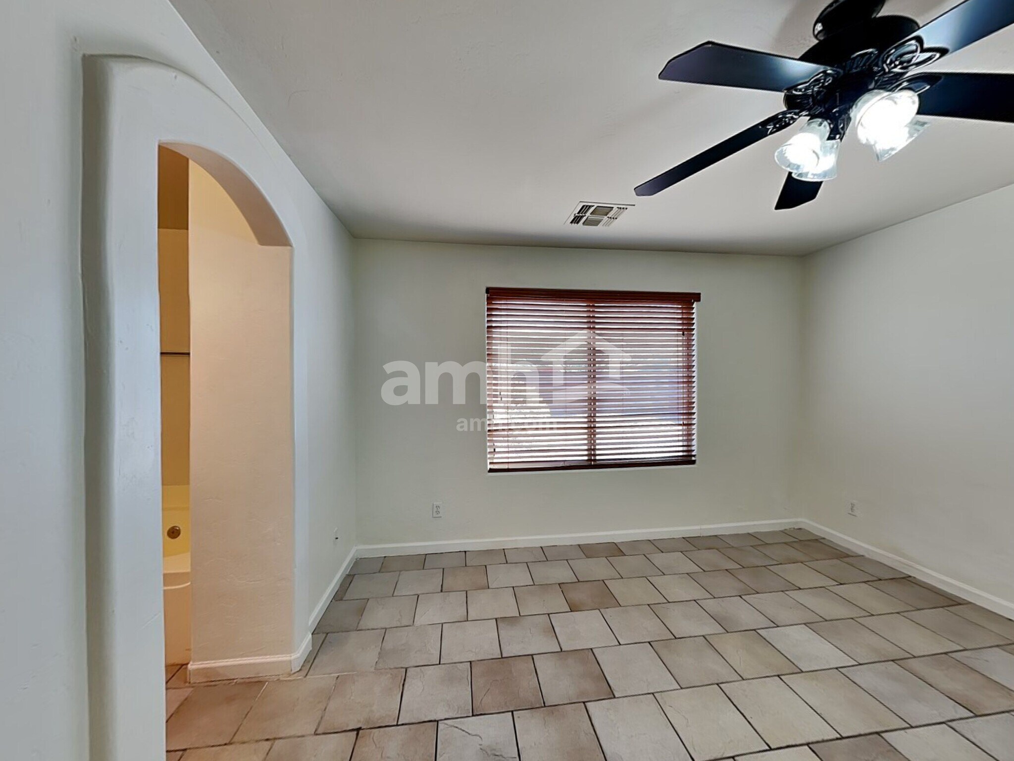 Building Photo - 7659 S Meadow Spring Way