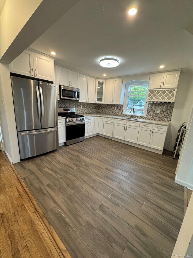 Building Photo - 630 Tulip Ave