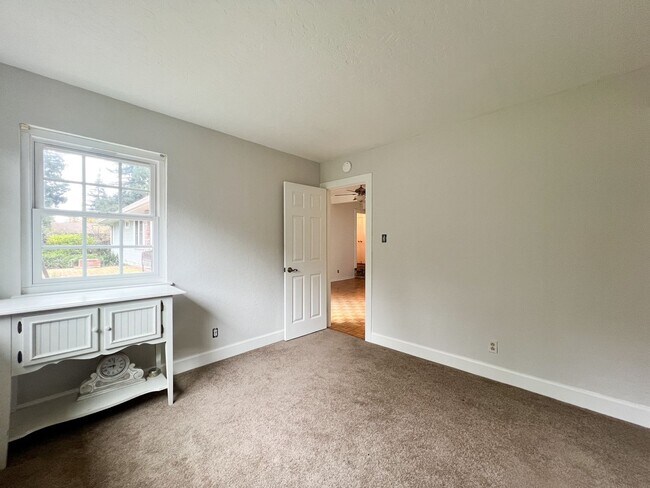 Building Photo - Four Bedroom Ranch-Style Home on an Extra-Large Lot