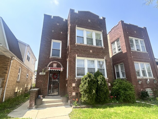 Primary Photo - 5546 N Linder Ave