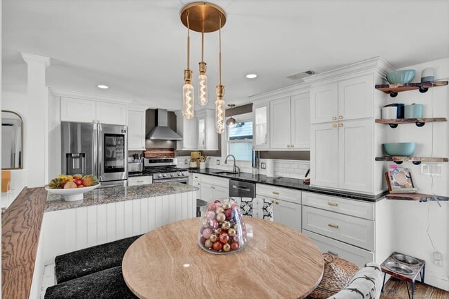 Building Photo - 1815 New Britain Ave