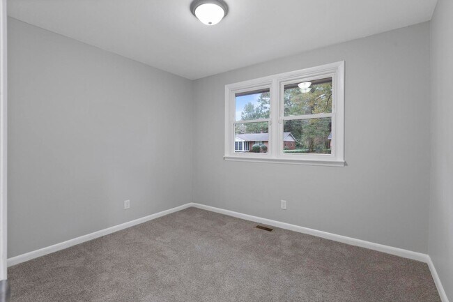 Building Photo - House for Rent in Jacksonville!