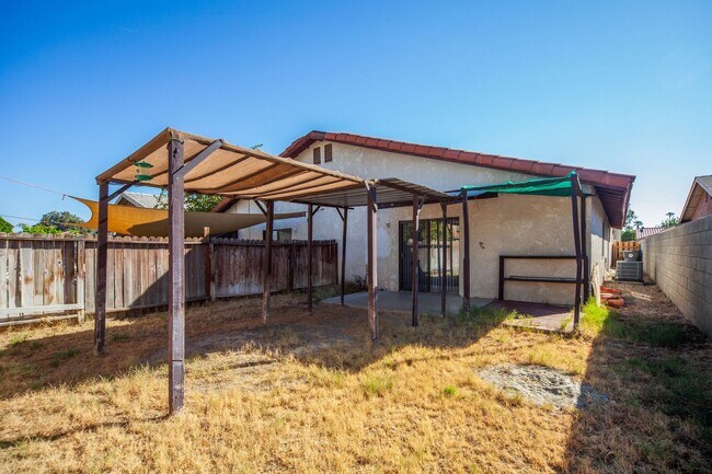 Building Photo - 31635 Avenida Maravilla