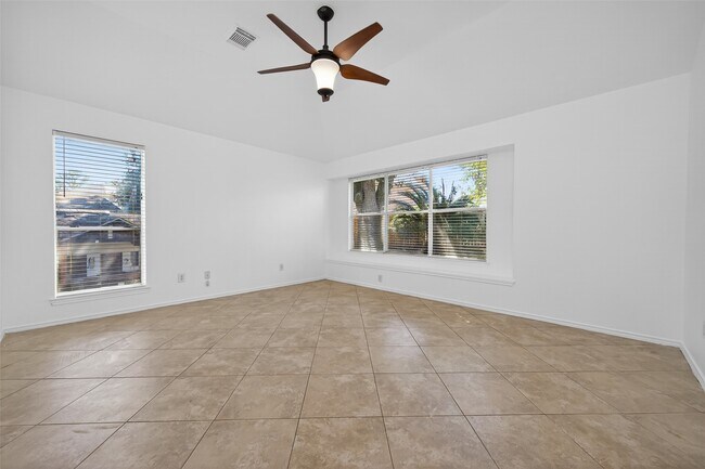 Building Photo - 15619 Winding Valley Dr