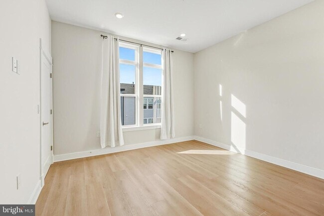 Building Photo - 23651 Havelock Walk Ter