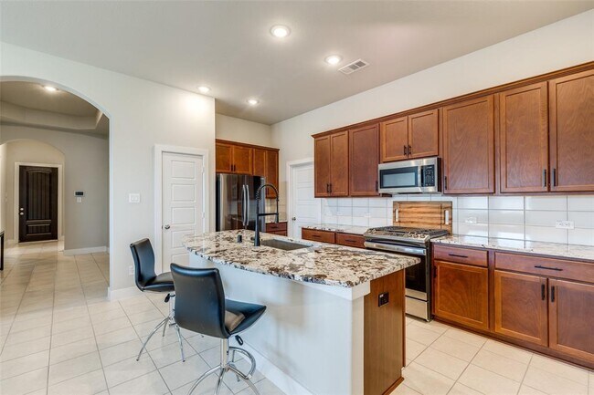 Building Photo - 2411 Ocean Key Dr