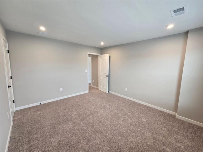 Building Photo - 196 Catalpa Grv