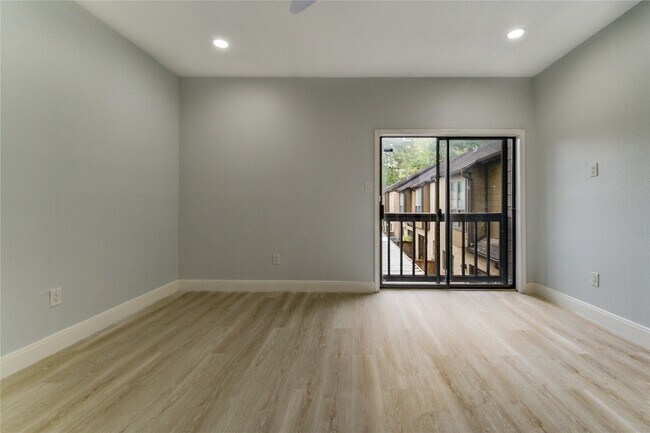 Building Photo - 11711 Memorial Dr