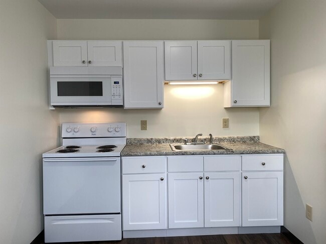 Building Photo - 4 Martin St