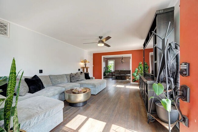 Building Photo - 3801 NW 25th St