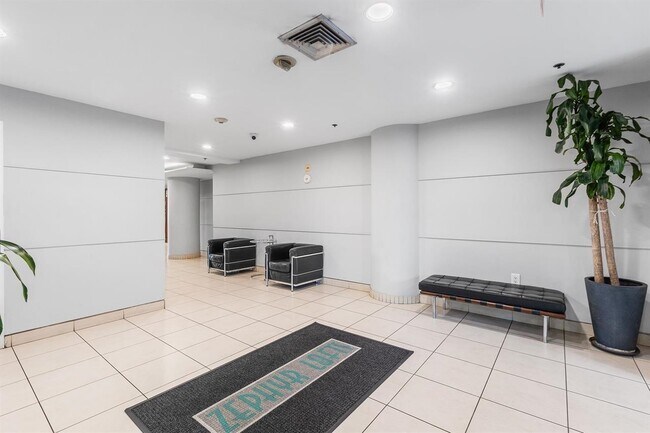 Building Photo - 689 Marin Blvd